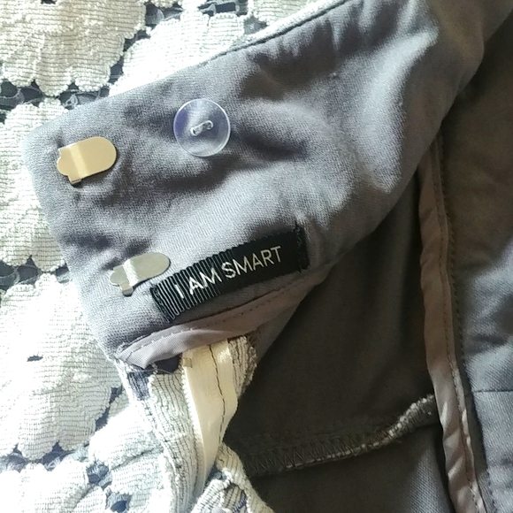 Maurices Ladies Floral Lace Short Shorts - Picture 3 of 10